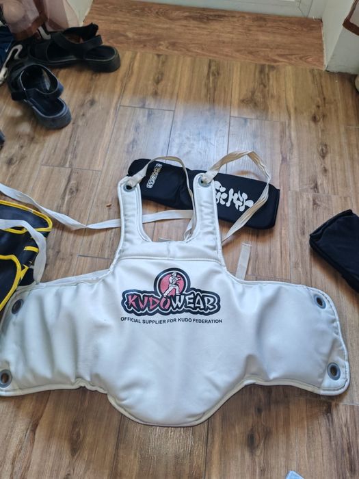 Продам спортивную экипировку