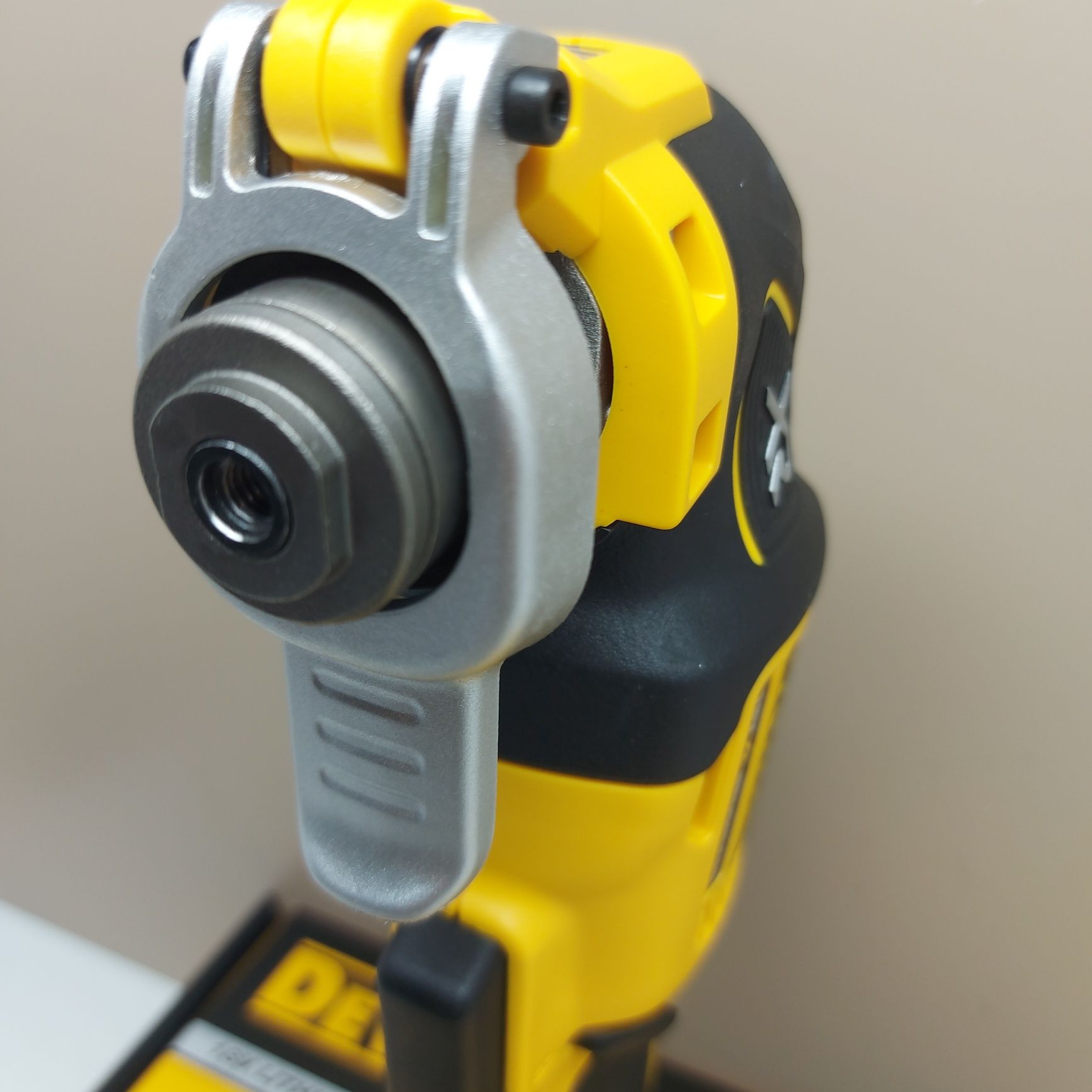 Мултифункционален инструмент(мултитул) Dewalt DCS356N