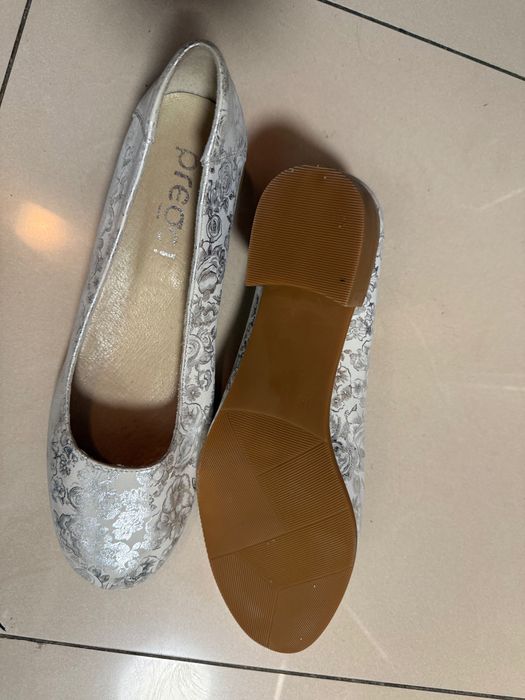 Vand balerini din piele, albi cu argintiu, noi