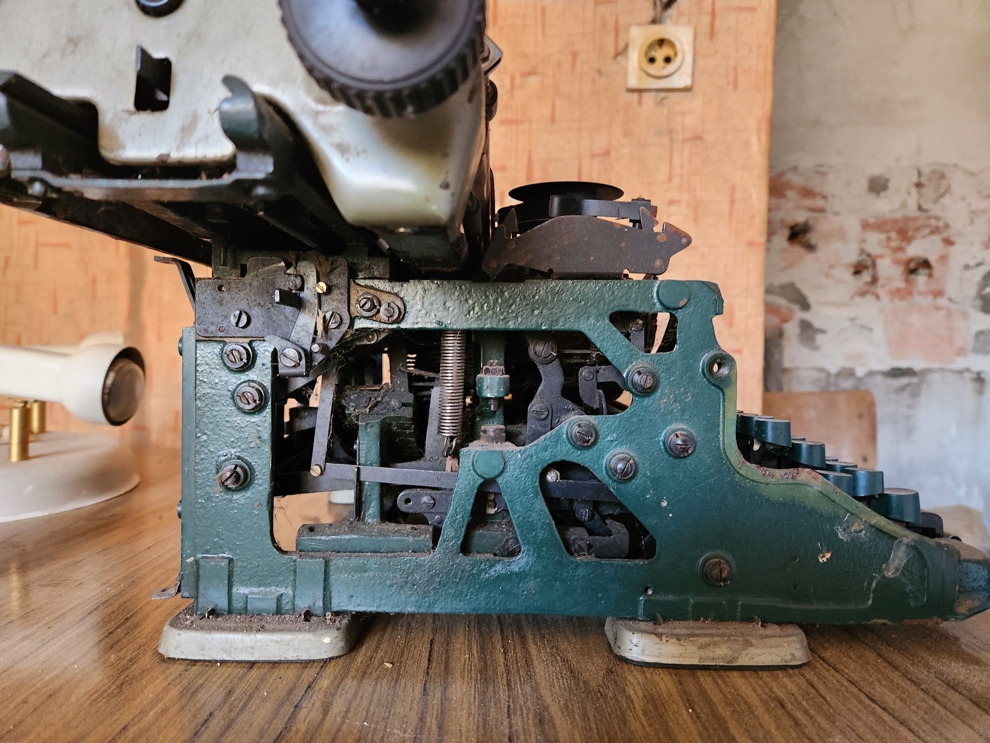 Пишеща машина стара