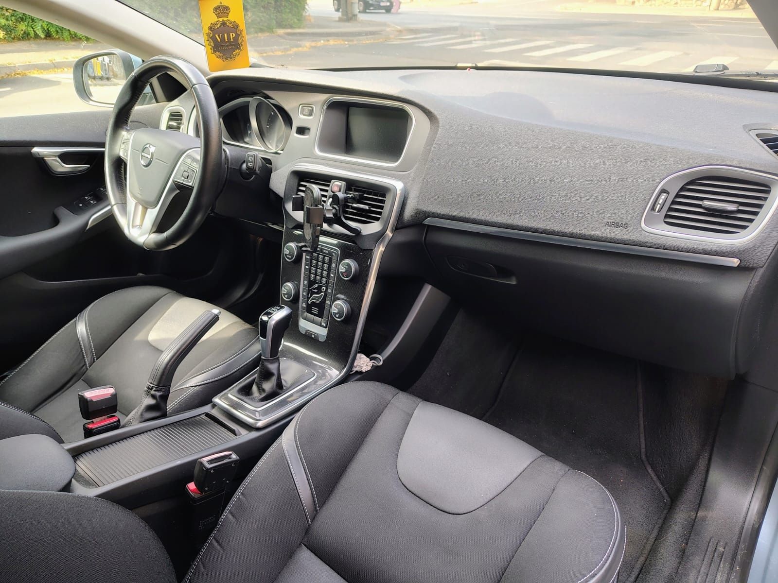 Vând sau schimb Volvo V40 D2 2017