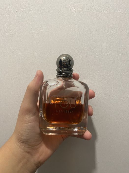 Продам парфюм Armani Intensely  оригинал чуть больше половины