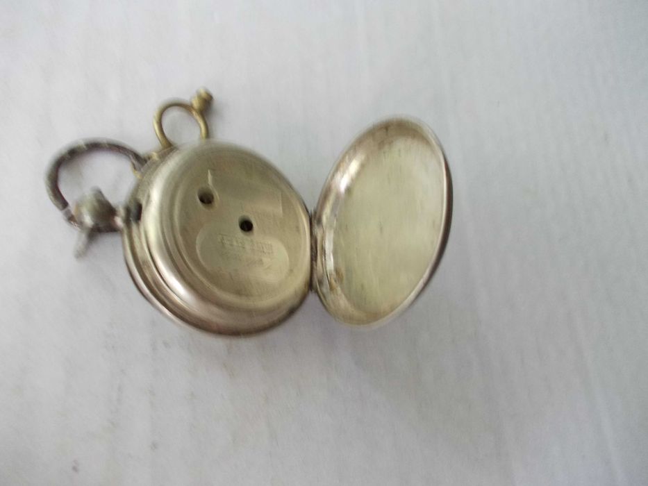 Ceas vechi de buzunar din argint defect B