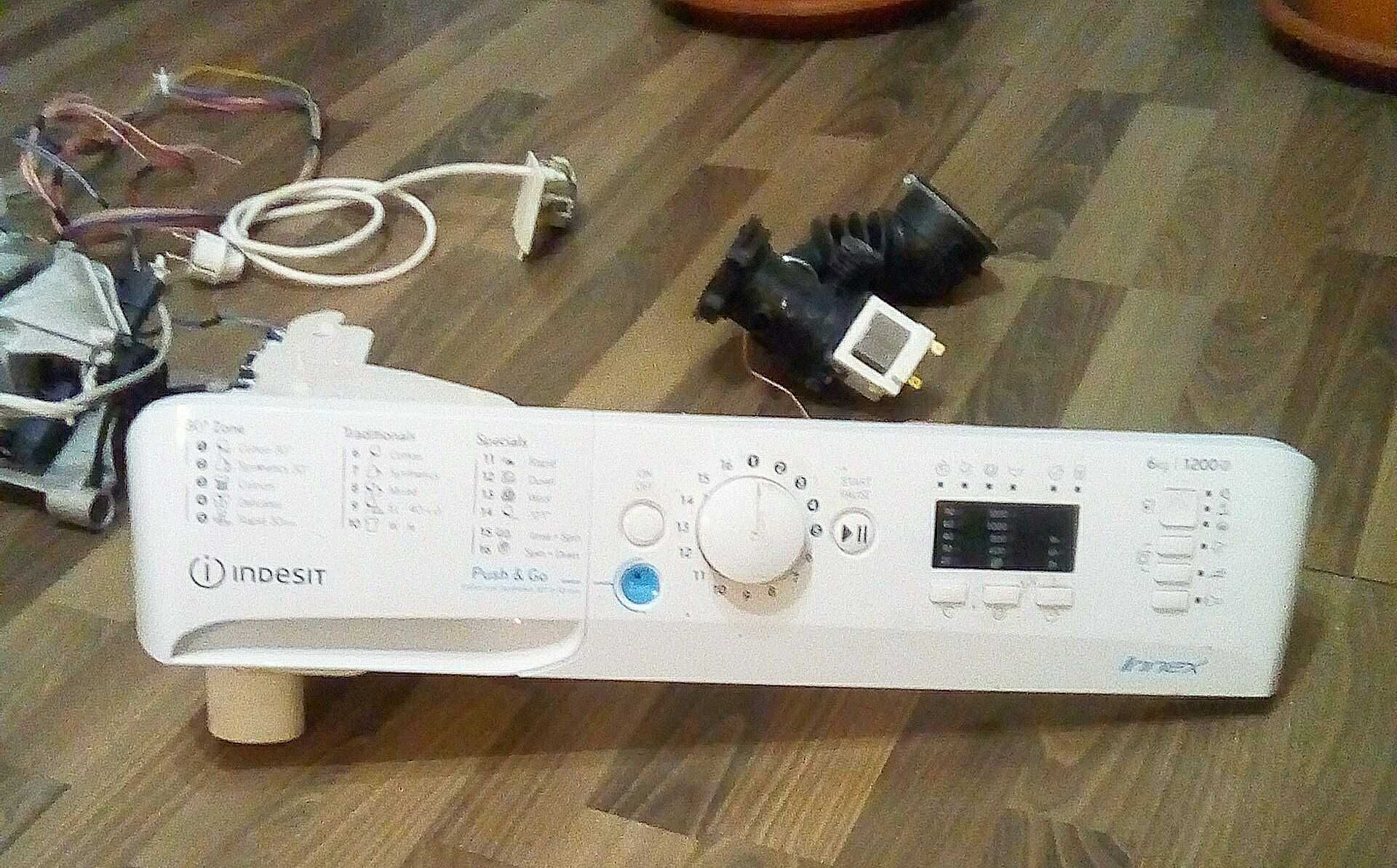 Продавам работещи резервни части за пералня Индезит BWSA 61251 W EE N