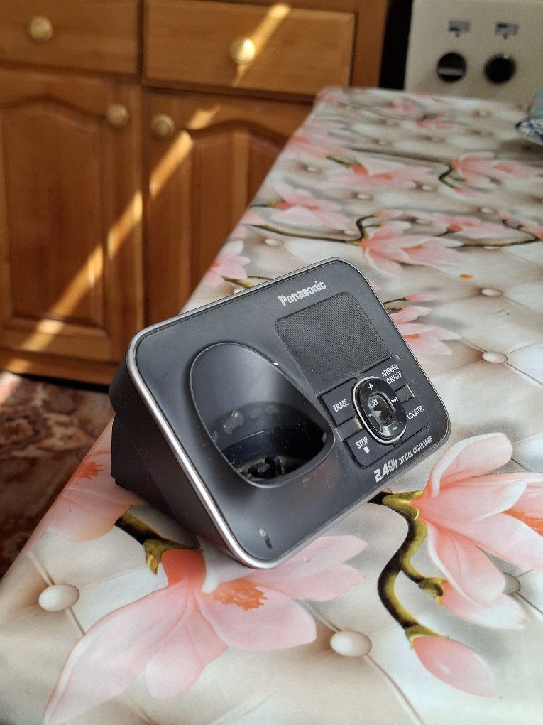 Продаётся радио телефон Panasonic. Panasonic radio telefon sotiladi.