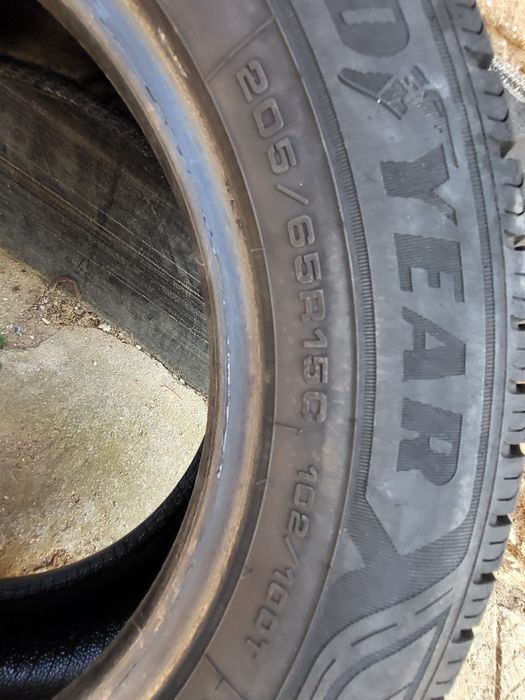 2бр 205/65/15С гудияр като нови 8 платови подсилени за бус