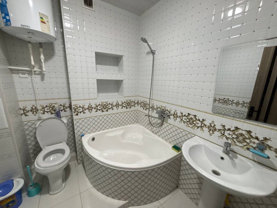 Шахар марказидаги 1 хонали квартира тезда сотилади