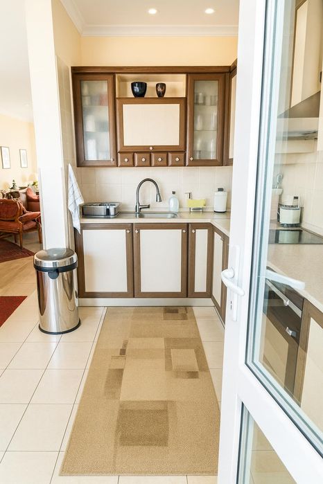 Дава се под наем Тристаен апартамент в Пловдив, Център - 104 кв.м за 650 € - Снимка #2