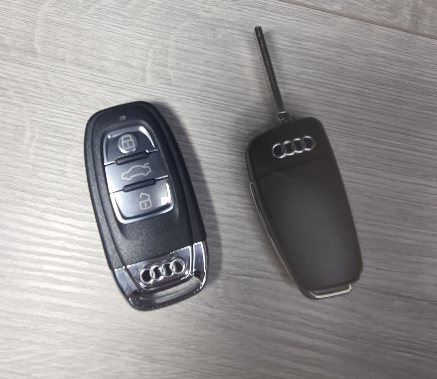 Carcasa-Cheie-Briceag+Emblema-Audi-A3-A4-A5-A6-A7-A8-Q3-Q5-Q7-Noua