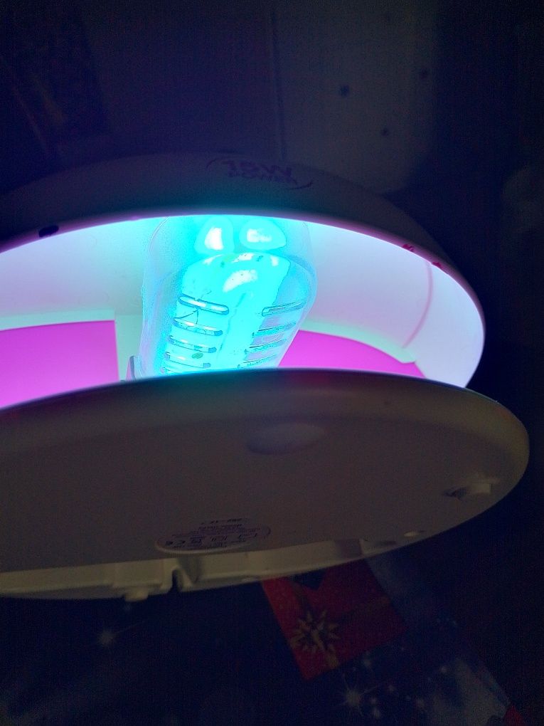 Lampa UV pentru unghii