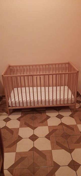 Pătuț pentru bebeluși cu saltea