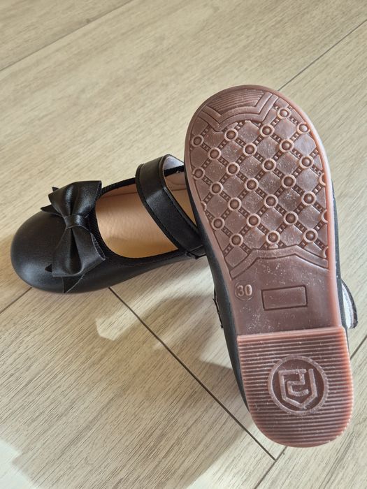 Черни кожени обувки 30 номер