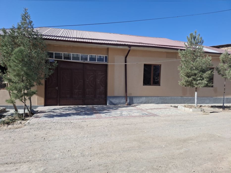 Фарход совхозида ховли  сотилади