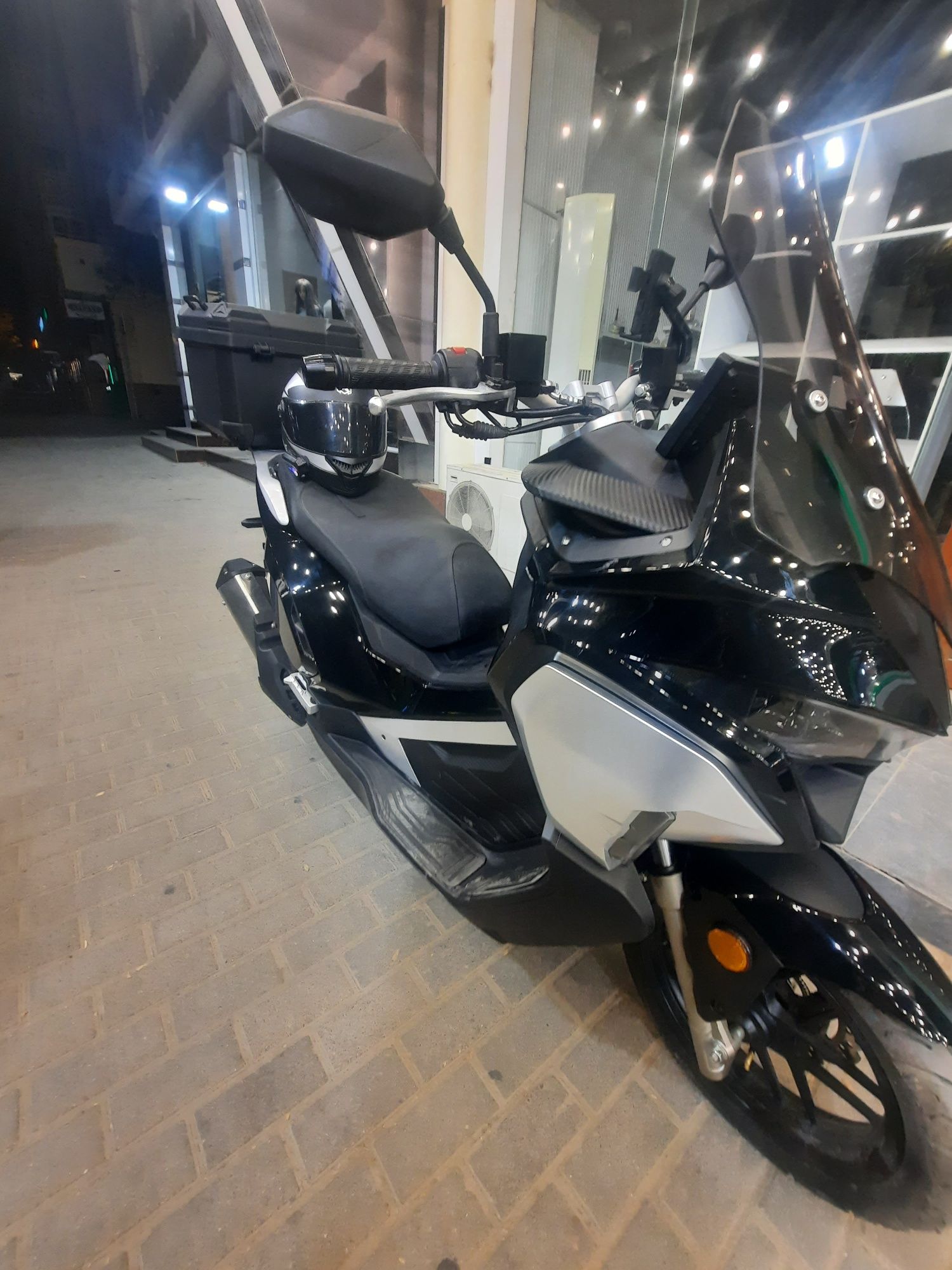 X Max skuter yangi probegi 900