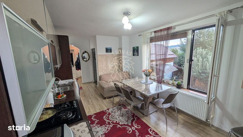 Casa 100 mp-teren 500 mp-panouri solare-anexa-foisor-Livezile