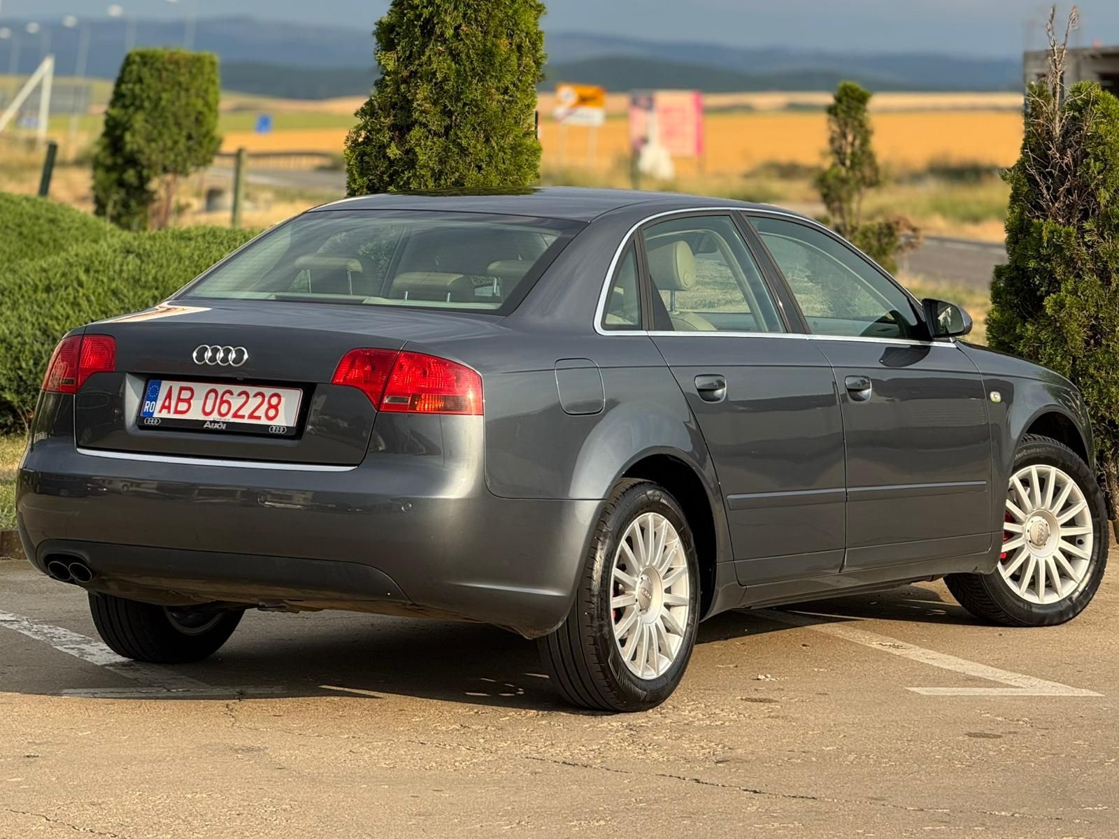 Audi A4 " Sport-Back " Limuzină