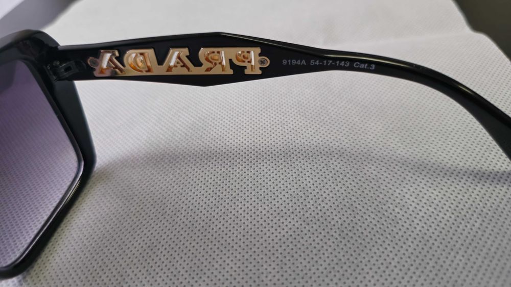 Ochelari de soare Prada, ochii de pisica