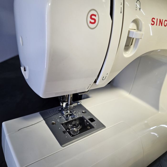 Amanet F28: Masna de cusut Singer Madam 3  (N)