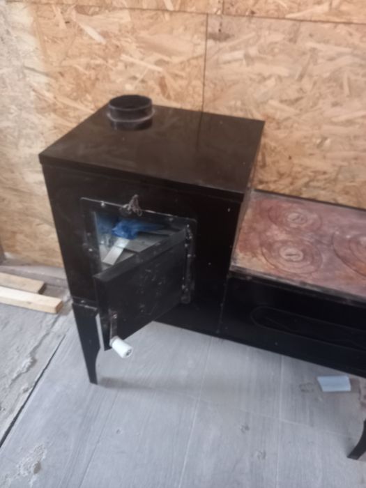 Vând plită cu tuci