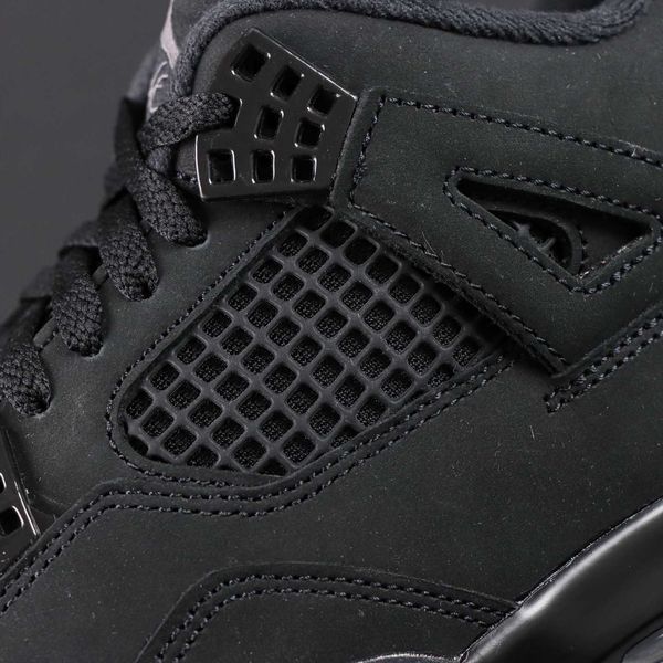 Обувки Air Jordan 4 Retro Black Cat 2026