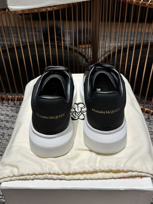 Alexander McQueen Black/White Дамски Обувки 38EUR + Кутия