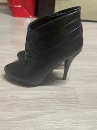 Botine piele Guess