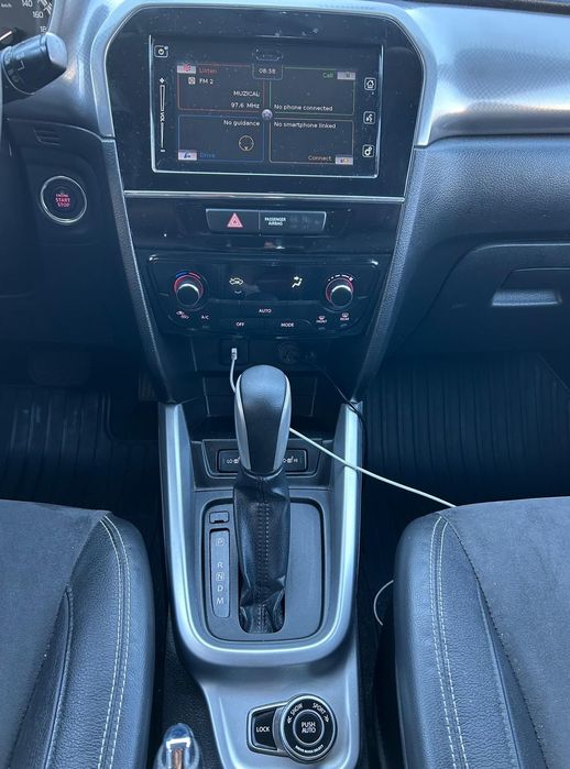 Suzuki Vitara 4x4,automată,benzină 1.6 benzină,euro6,carte service