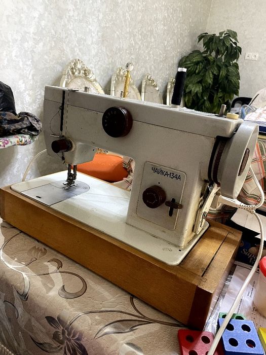 Tikuv mashinasi sotiladi!