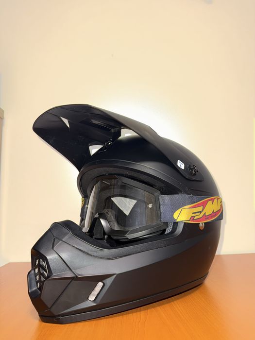 Vand casca moto cross
