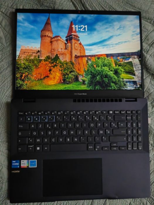 Asus ExpertBook 16" /  i5 1240P. Iris XE graphic. 512 ssd