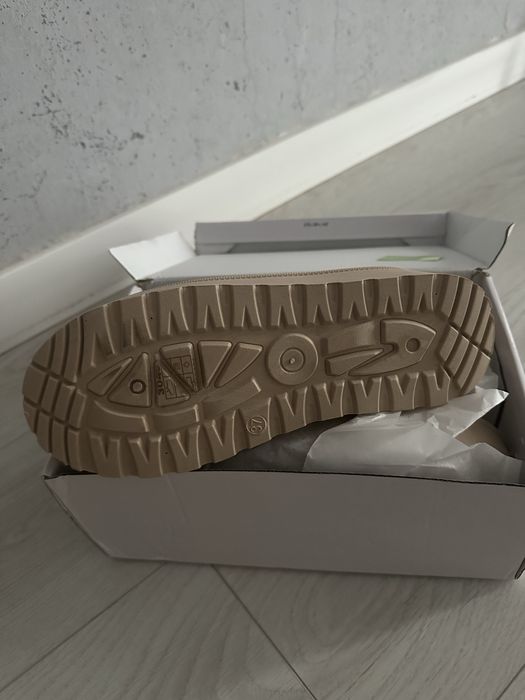 Papuci cu platforma tip Ugg