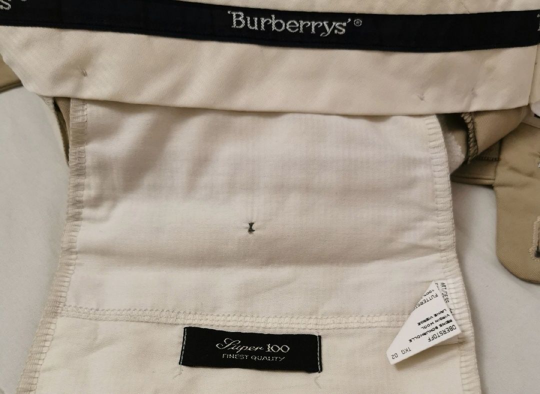 Vând pantaloni stofă Burberry