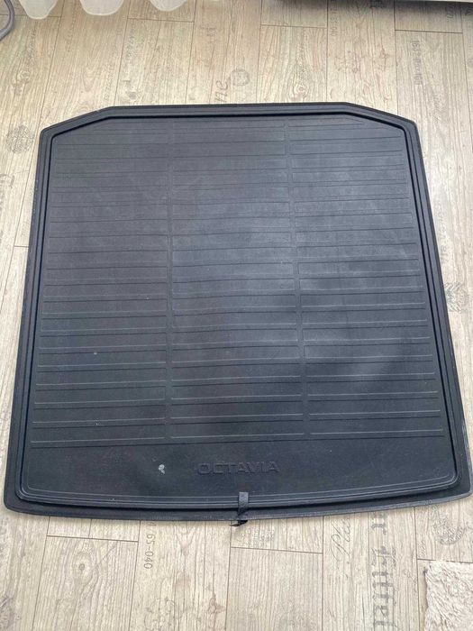 Tavita portbagaj originala pentru Skoda Octavia 4