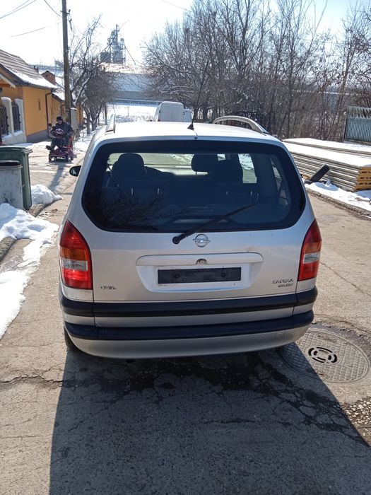 Продавам Опел Зафира 2001 г  20дизел 101кс. На части