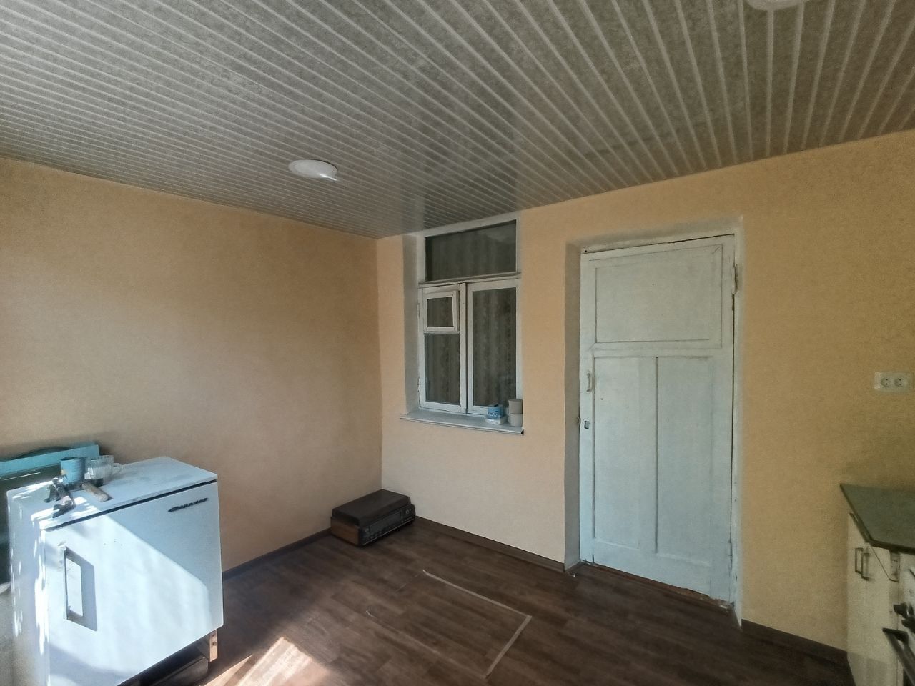 Продаю Участок 0,8 сот 2 ком в Сергели Полевая домик с ремонтом
