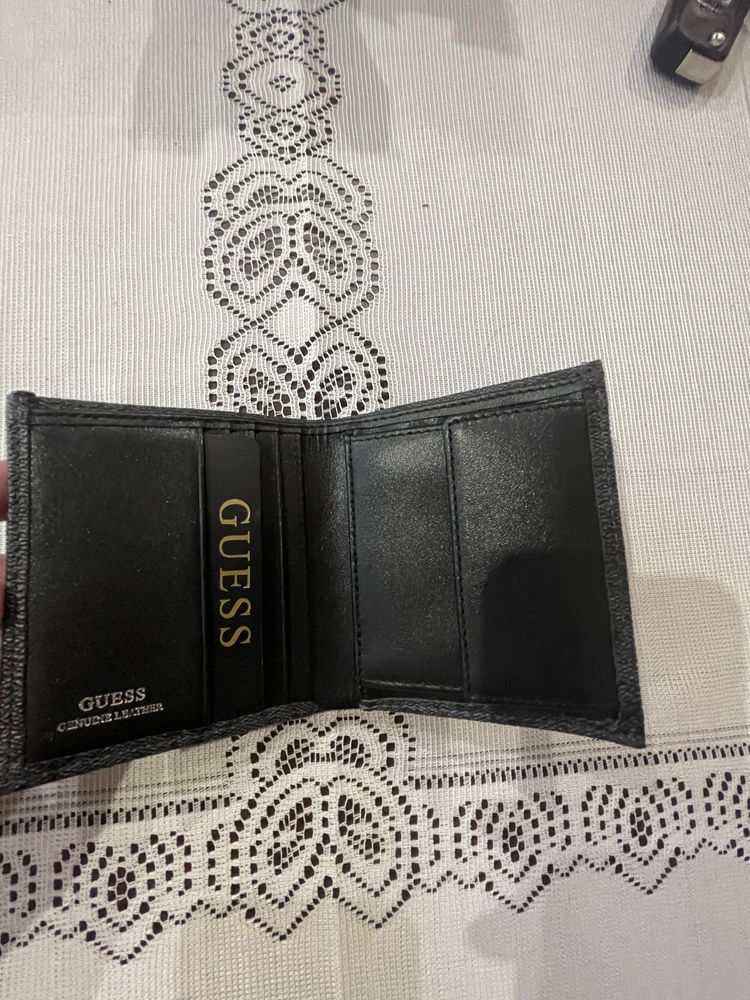 Портмоне, Портофейл GUESS