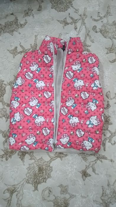 Продаётся  жилетка на девочку