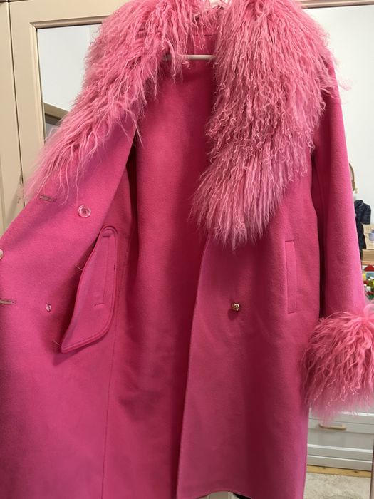 Палто от вълна с яка и ръкав от естествен косъм