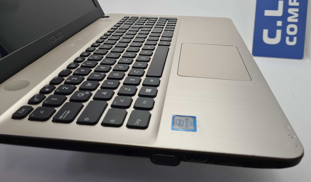 Asus R541U i5 6198U/8GB/250SSD