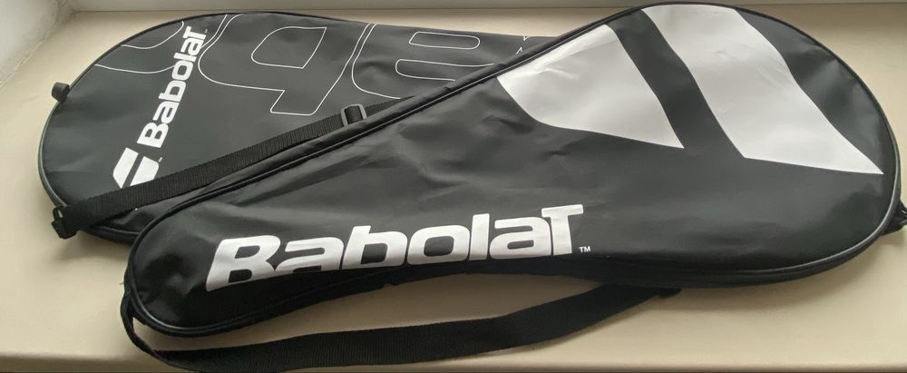 Теннисная ракетка