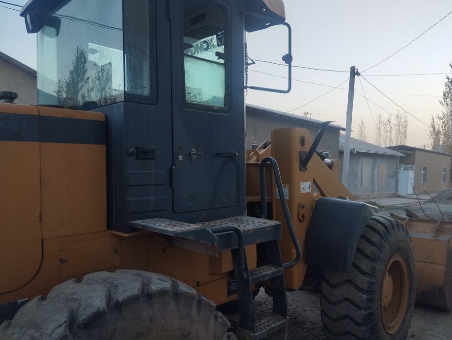 Pogruzchik XCMG LW300FN