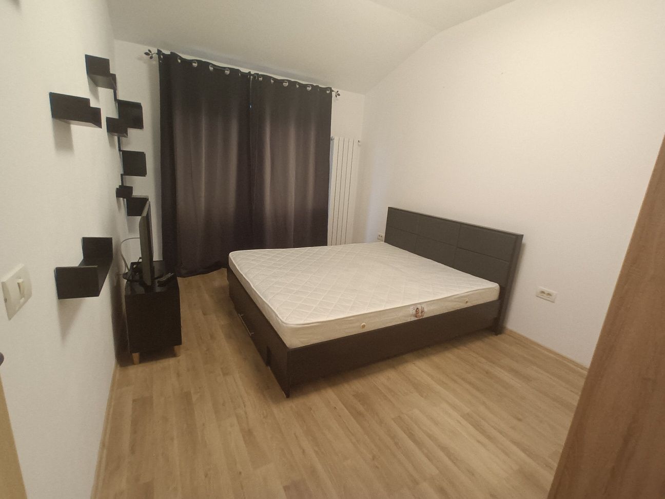 Inchiriez apartament