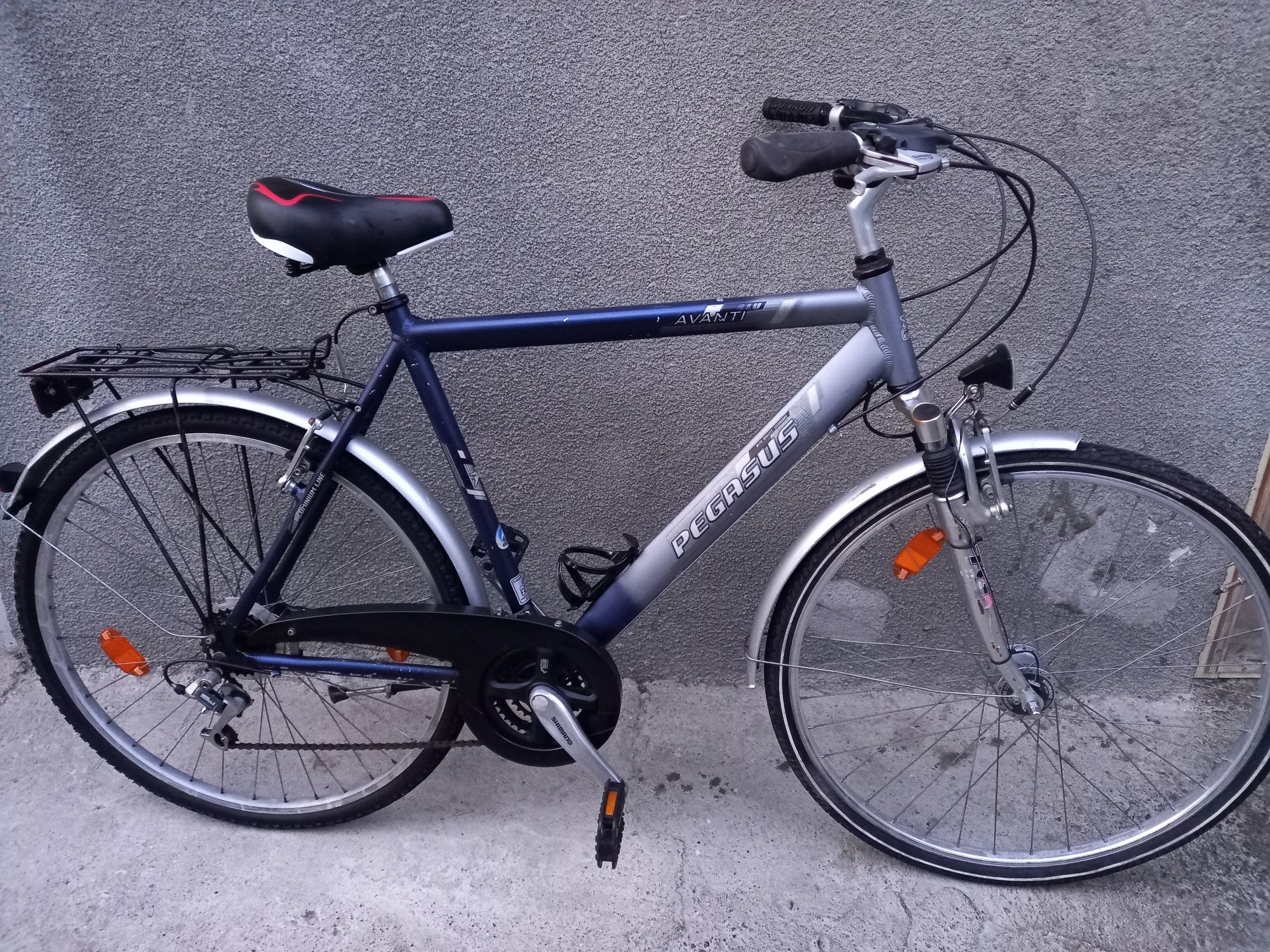 Bicicleta bărbătească Trekking PEGASUS cadru aluminiu roți 28 dinam