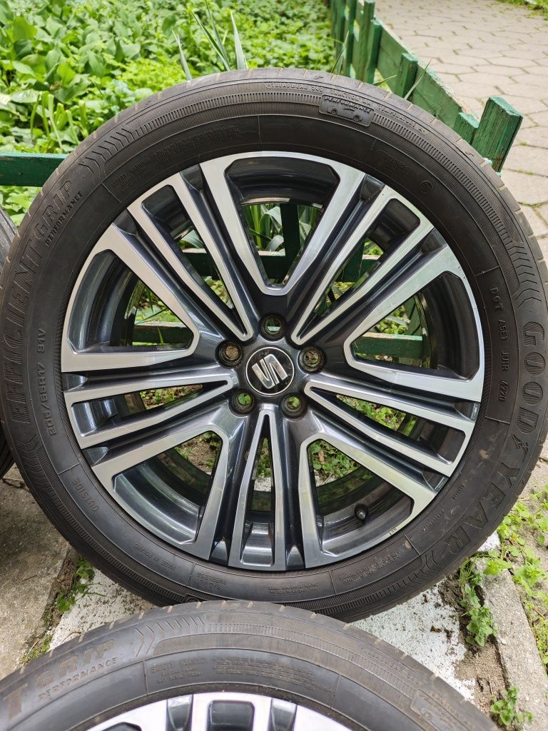 Джанти 17ки 5х100 с летни гуми Goodyear 205/55/17