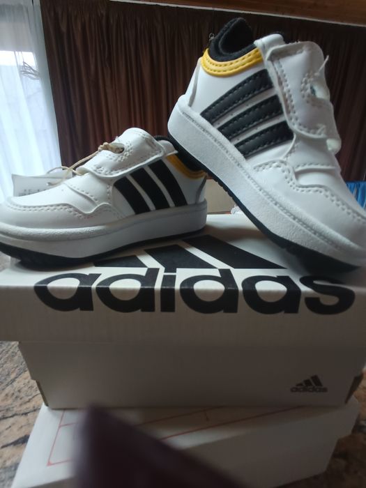 Adidasi , adidas   noi