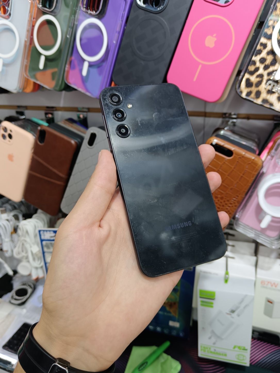 Samsung A24 4/128 ideal