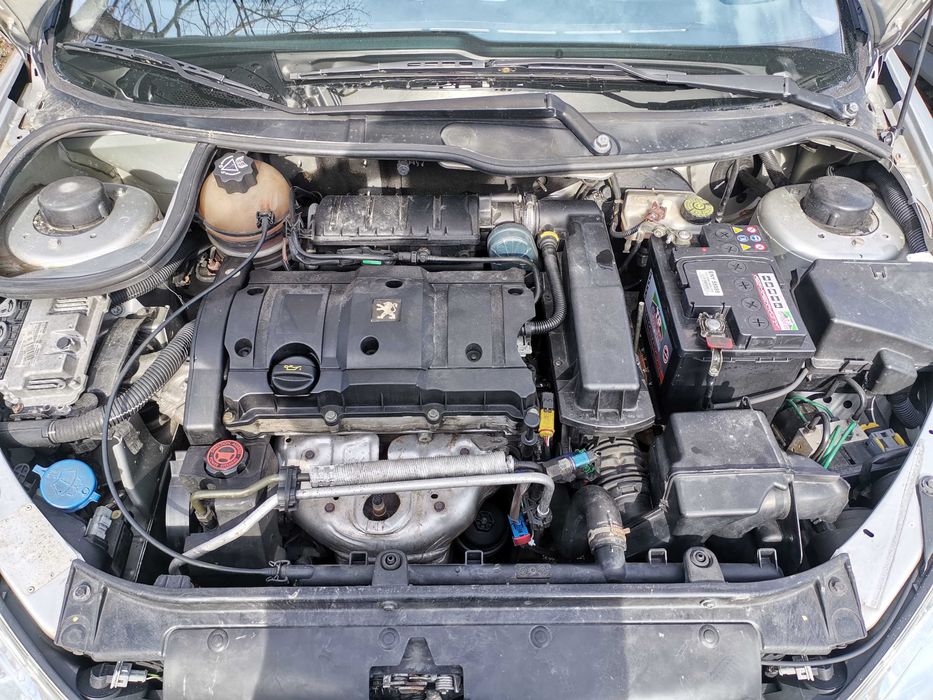 Peugeot 206 1.6 бензин пежо