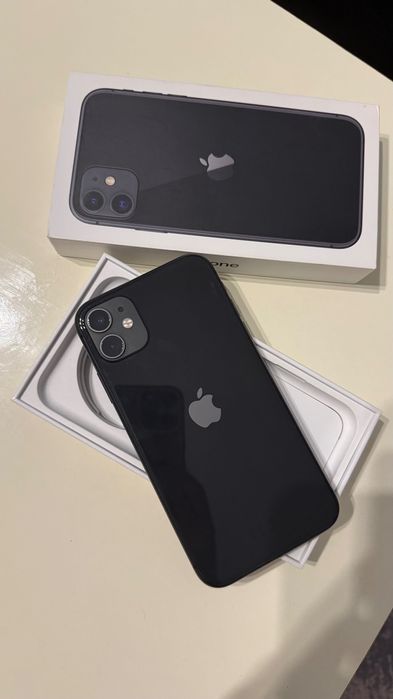 iPhone 11 black 64gb/ 72%
