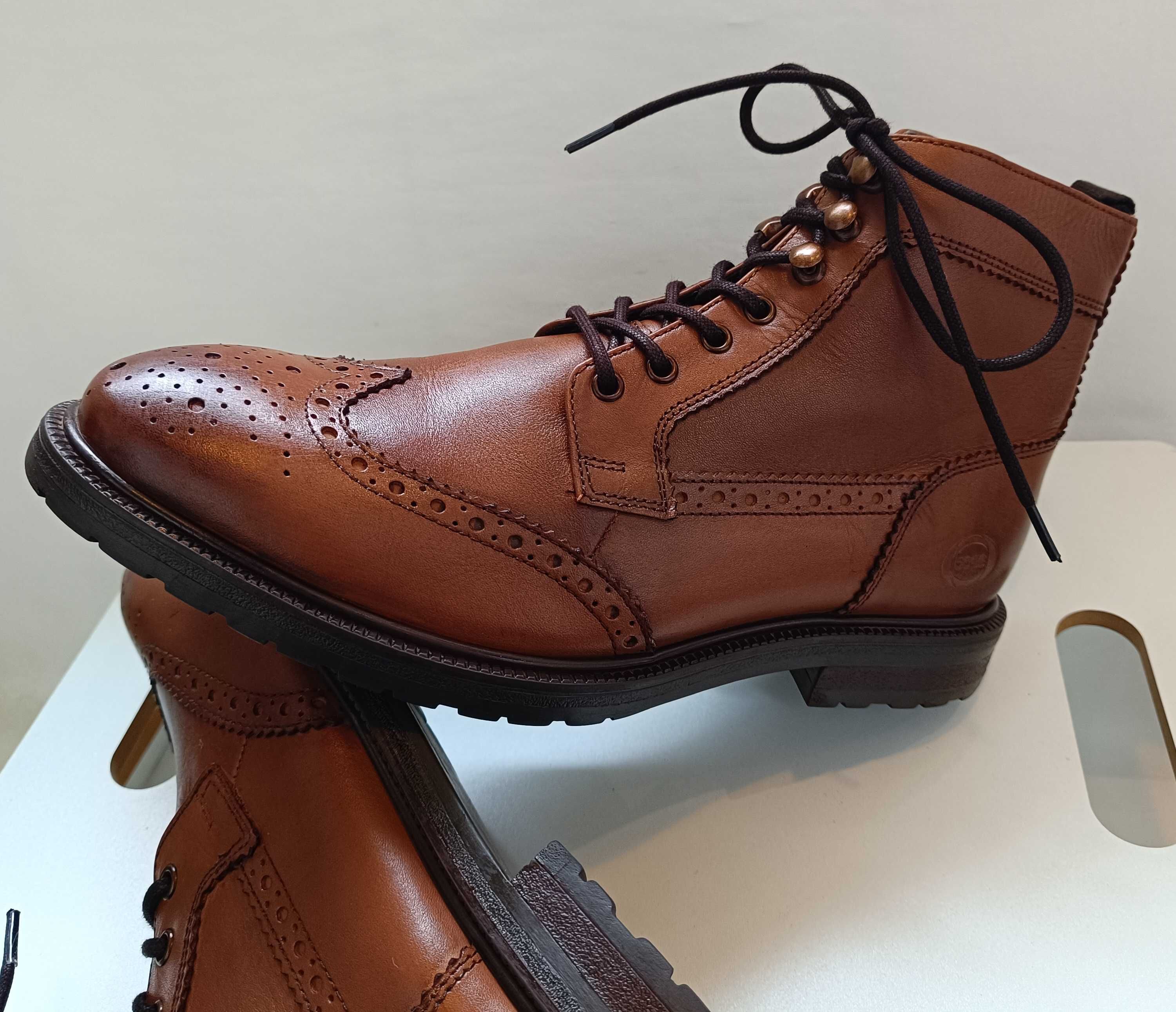 Ghete lace up 40.5 41 brogue premium Base London piele naturala moale