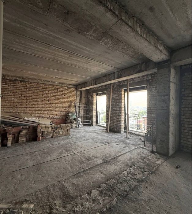 Срочно Продается квартира  ЖК «Барокко 4/10/10 110м2 коробка